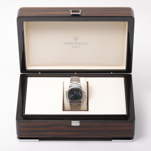 Patek Philippe Nautilus 5800/1A-001 Image 7